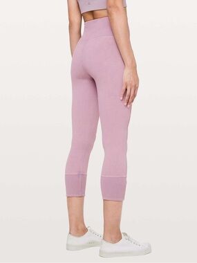 Sold /// Women’s Wunder Under Crop 23" *Ribbed - Acid Washed - Antoinette